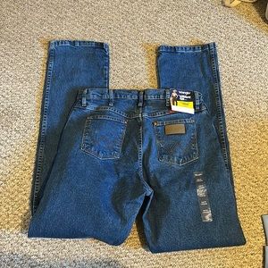 Women’s Cowboy Cut Wrangler Jeans